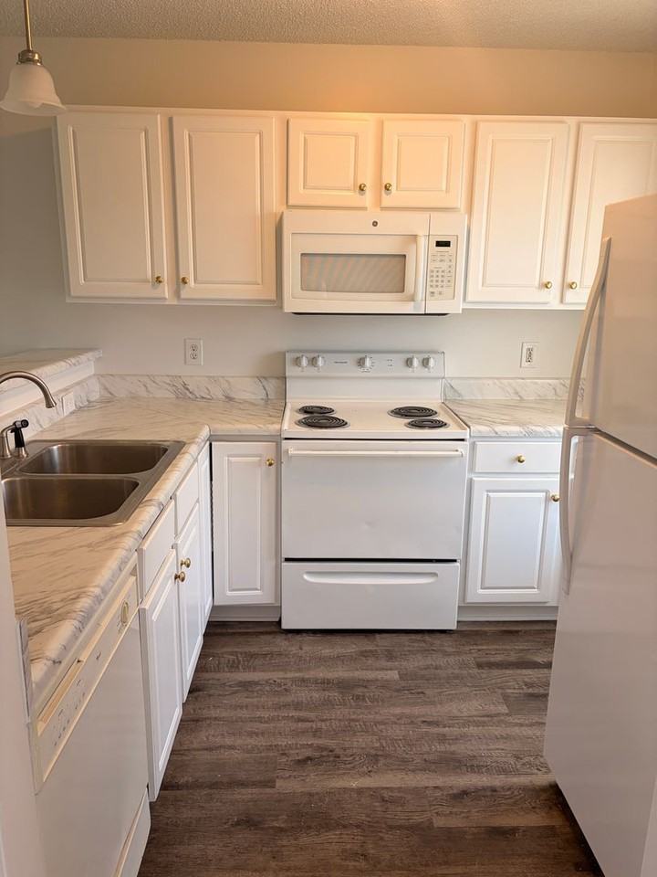 4617 Mcclelland Dr #201 - Photo 2 of 14