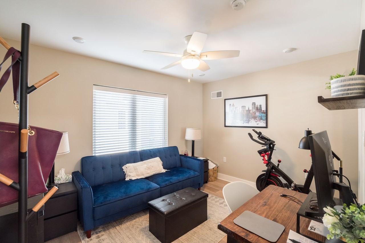 1435 S Bouvier St - Photo 4 of 21