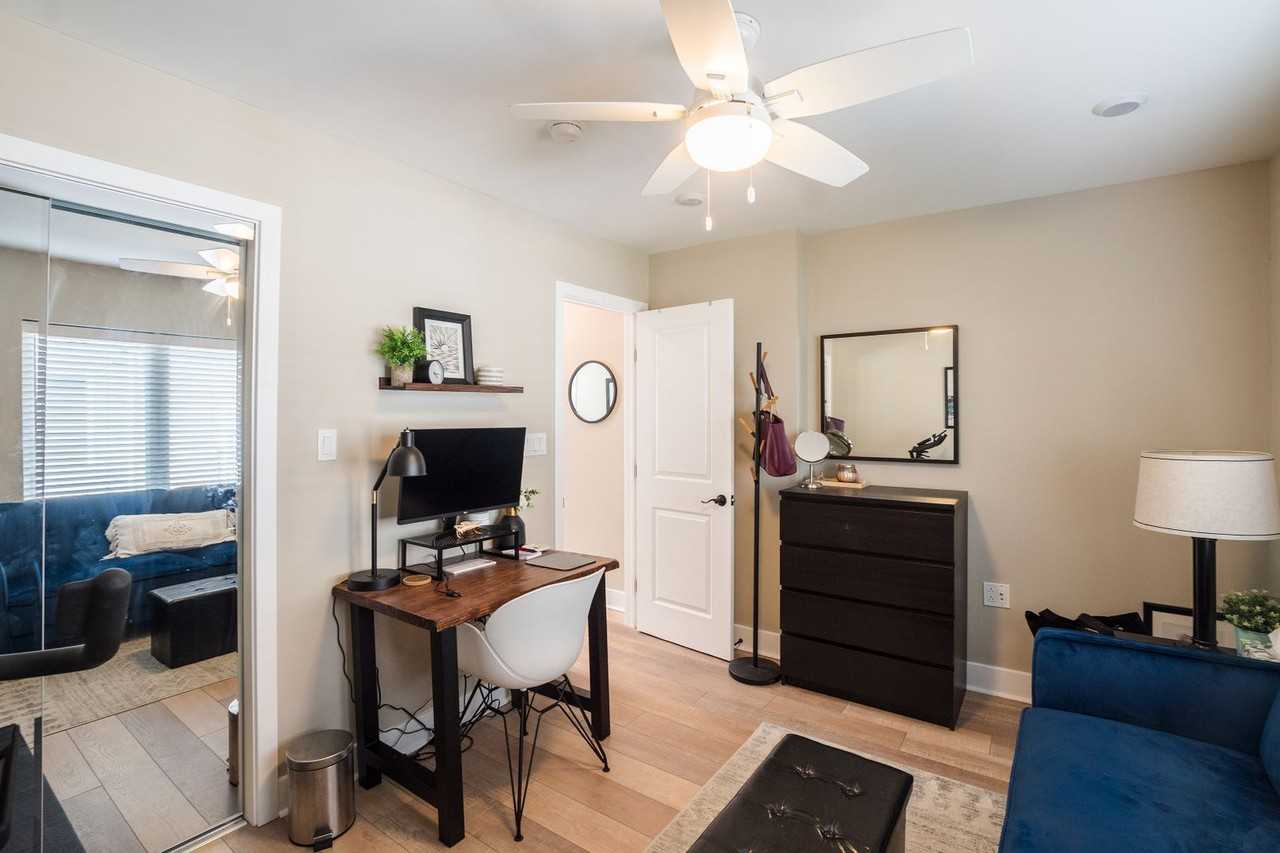 1435 S Bouvier St - Photo 5 of 21