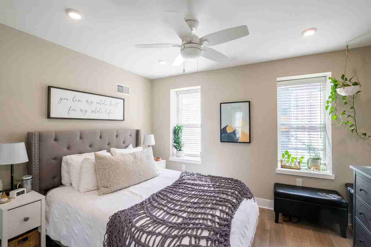 1435 S Bouvier St - Photo 6 of 21