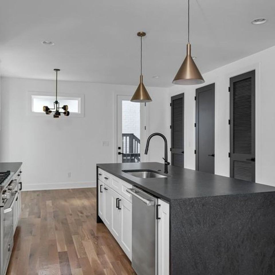 1917A Herman St - Photo 7 of 26