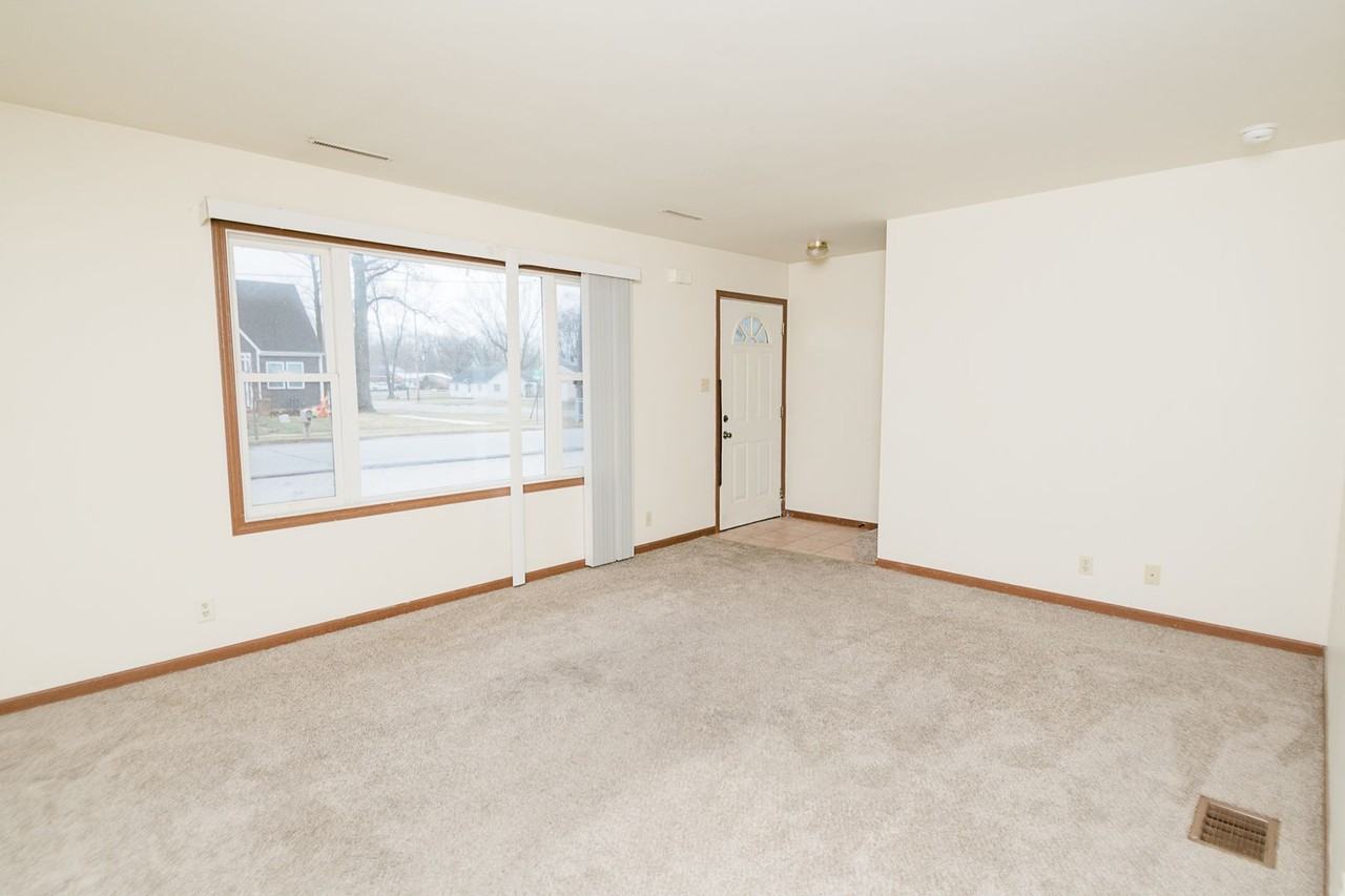 116 S 15th St - Photo 2 of 17