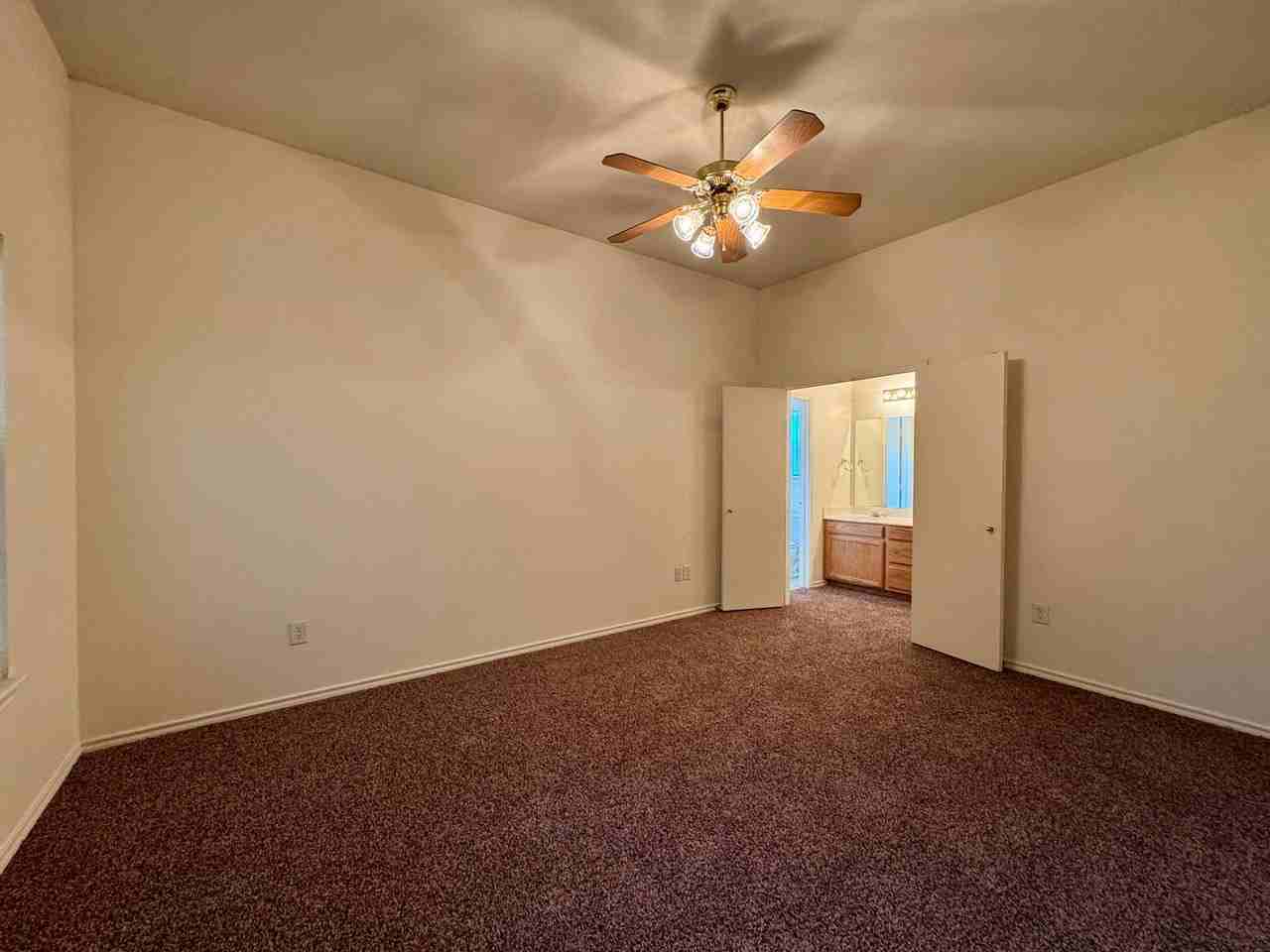 3024 Clydesdale Way - Photo 5 of 12