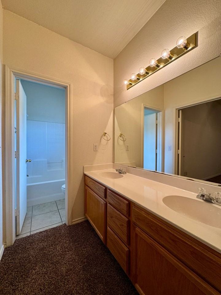 3024 Clydesdale Way - Photo 7 of 12