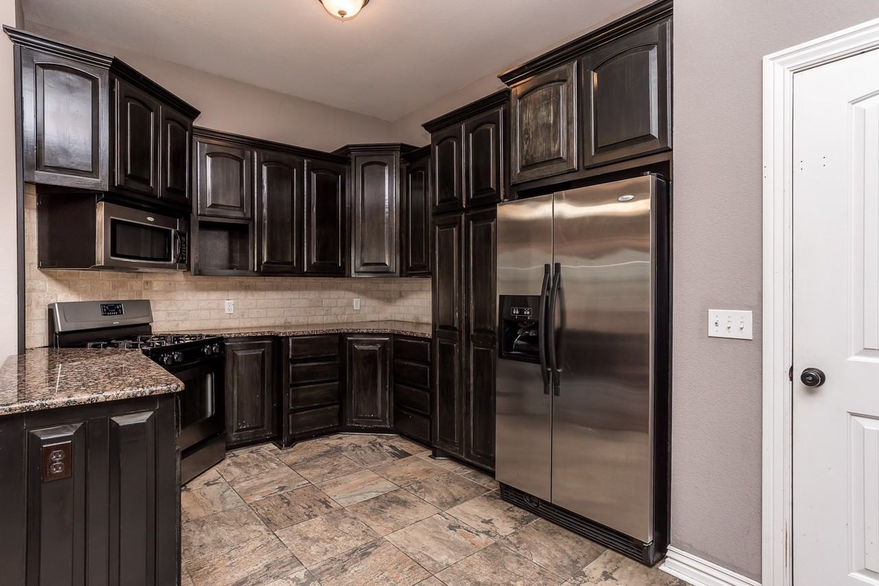 525 N Rupple Rd - Photo 2 of 24