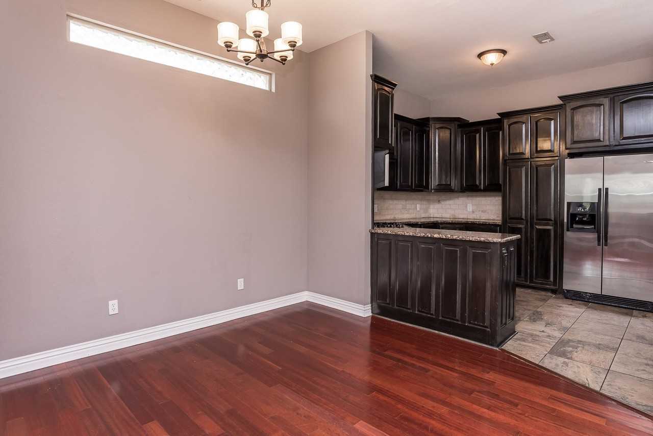 525 N Rupple Rd - Photo 6 of 24