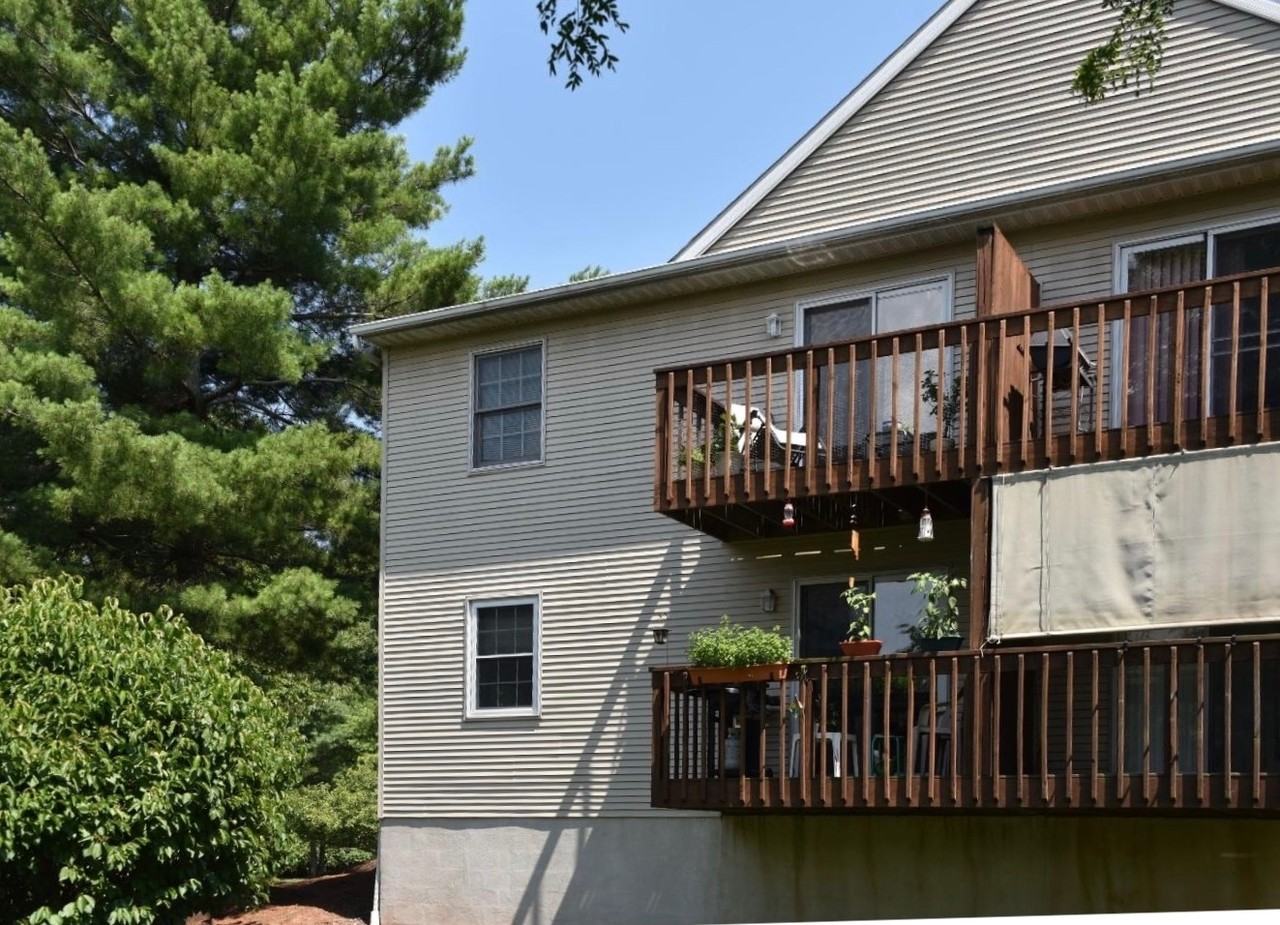 516 Maplewood Ave - Photo 4 of 18