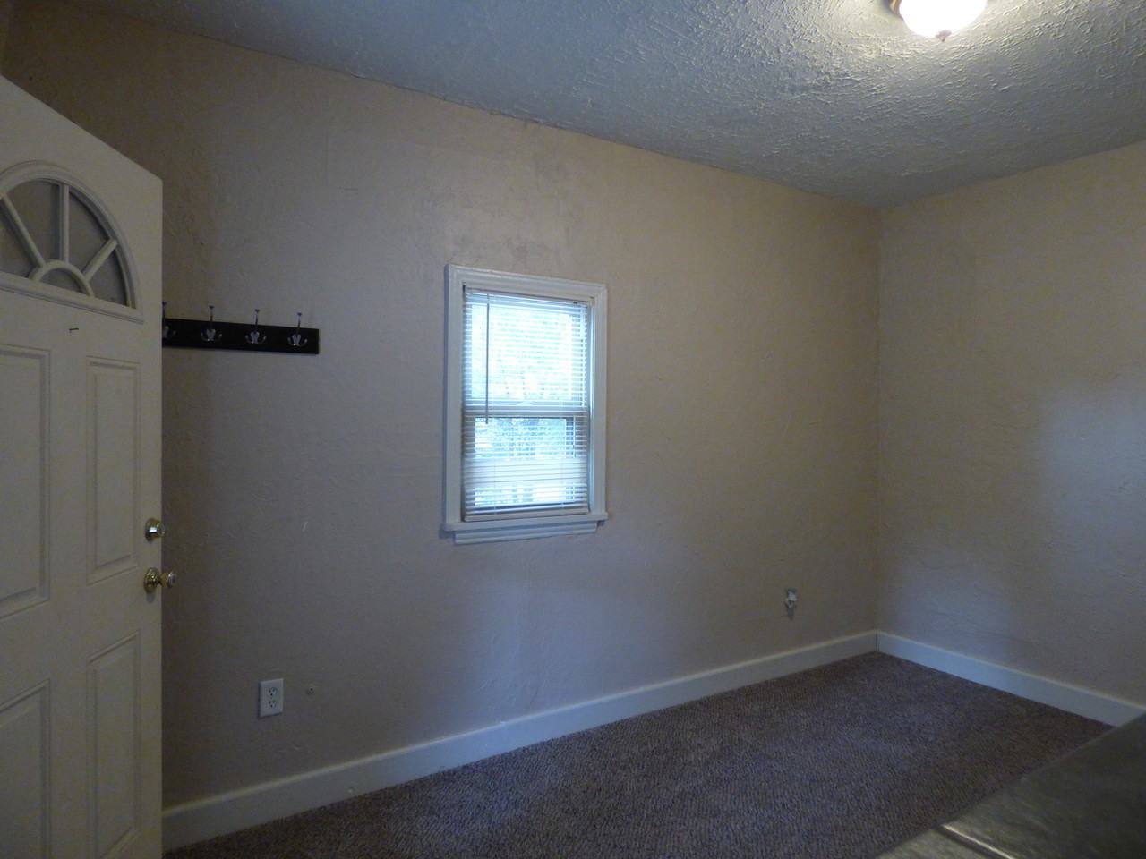 2441 Chase St - Photo 4 of 30