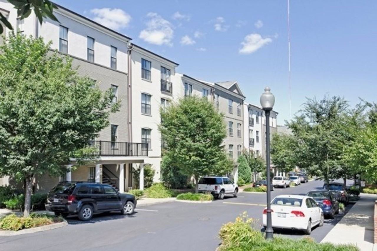 735 Walker Sq - Photo 4 of 5