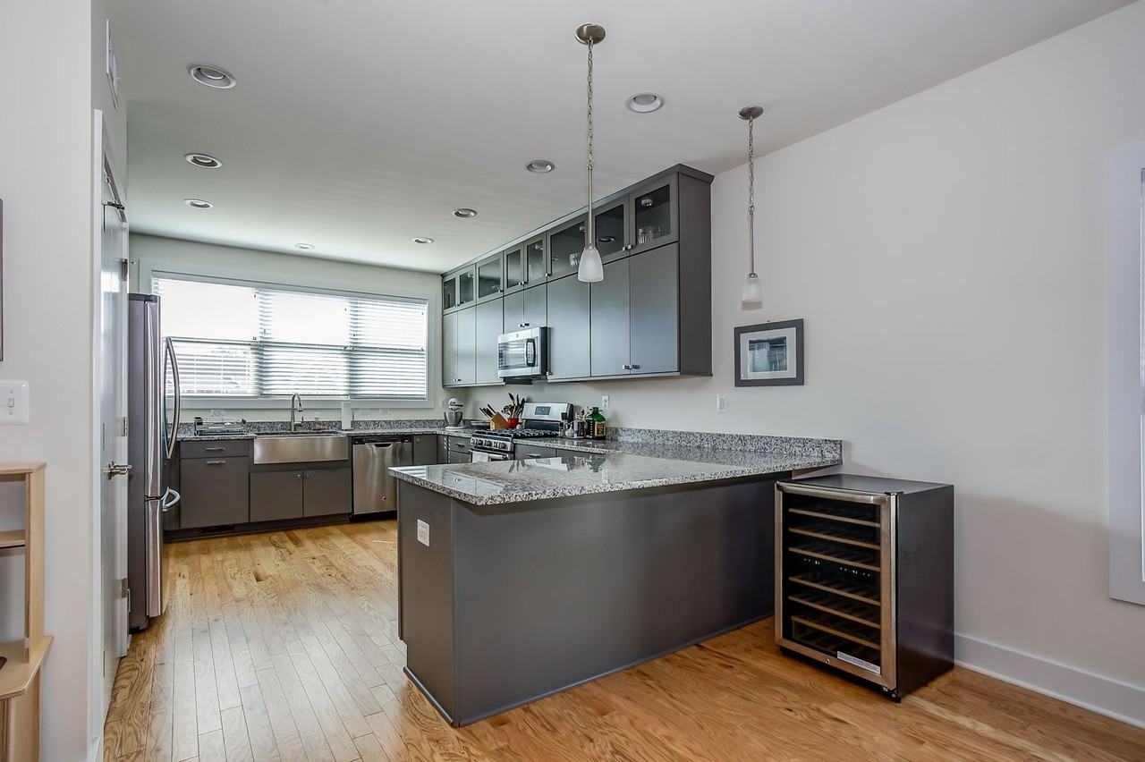 209 Burnet St - Photo 4 of 28