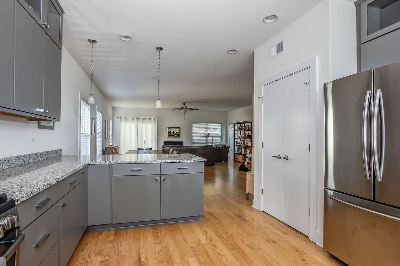 209 Burnet St - Photo 5 of 28