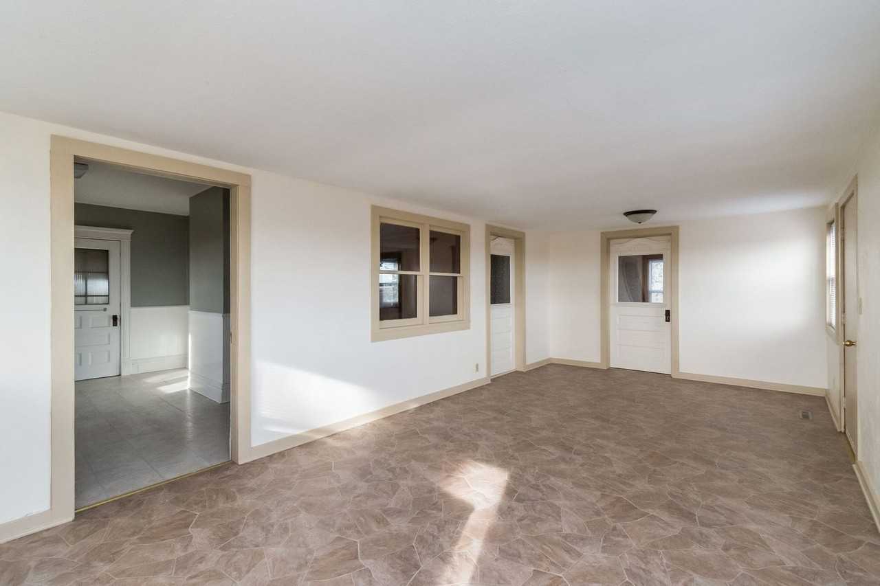 1667 W Ave - Photo 3 of 16