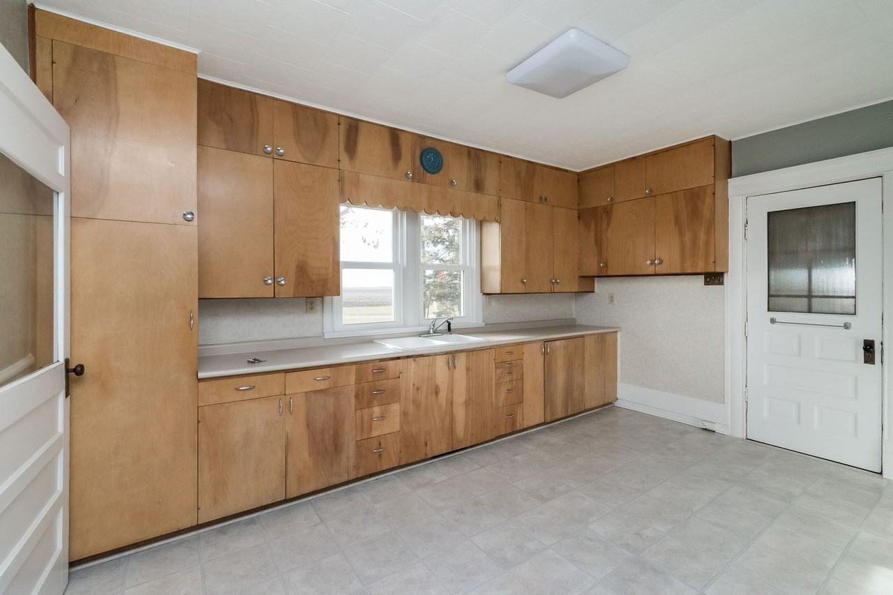 1667 W Ave - Photo 4 of 16