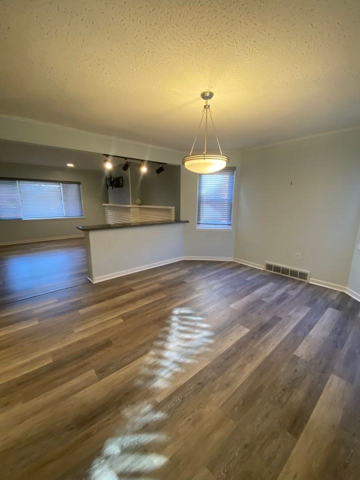 1432 Mcfarland Rd - Photo 4 of 25