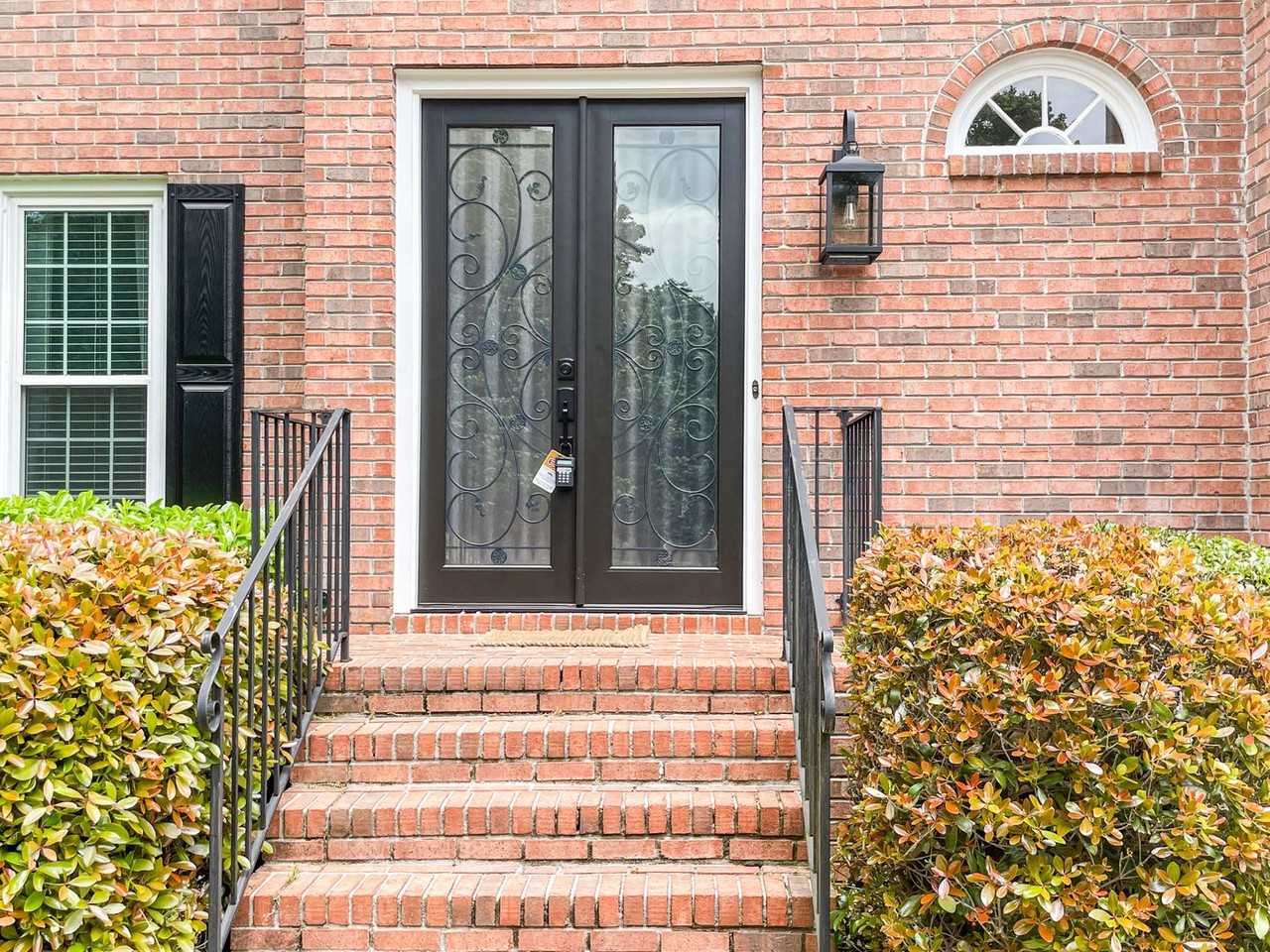 1598 Brentwood Dr - Photo 5 of 47