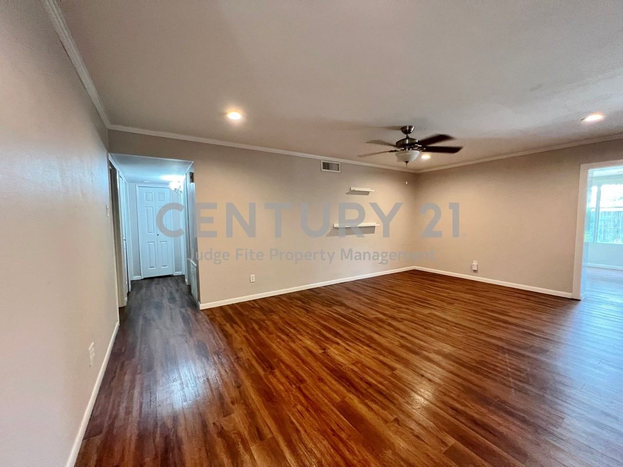 1920 Fairfield Dr - Photo 3 of 16