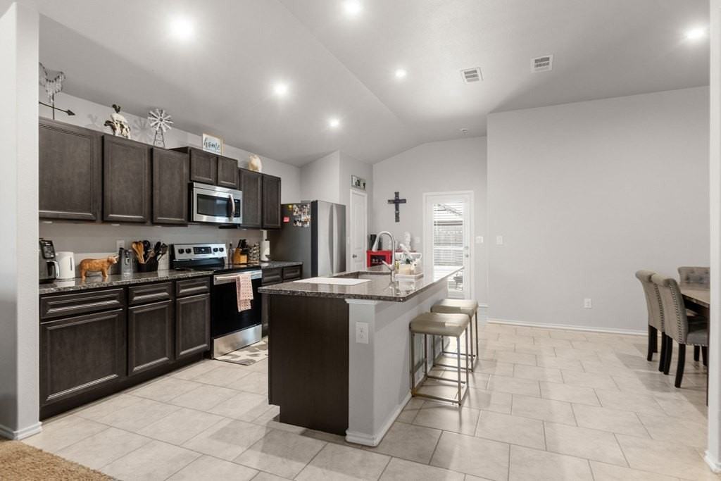 1210 E 89th St - Photo 6 of 23