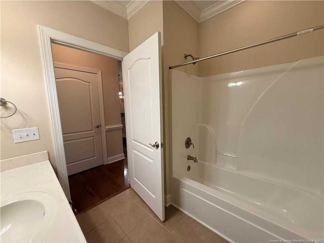 185 Gallery Dr #204 - Photo 4 of 17