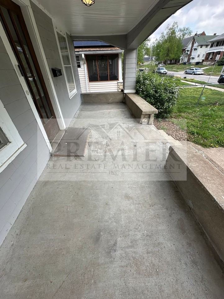 5618 Forest Ave - Photo 2 of 16