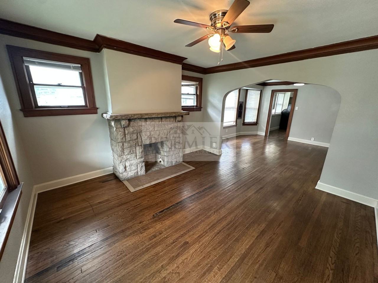 5618 Forest Ave - Photo 3 of 16