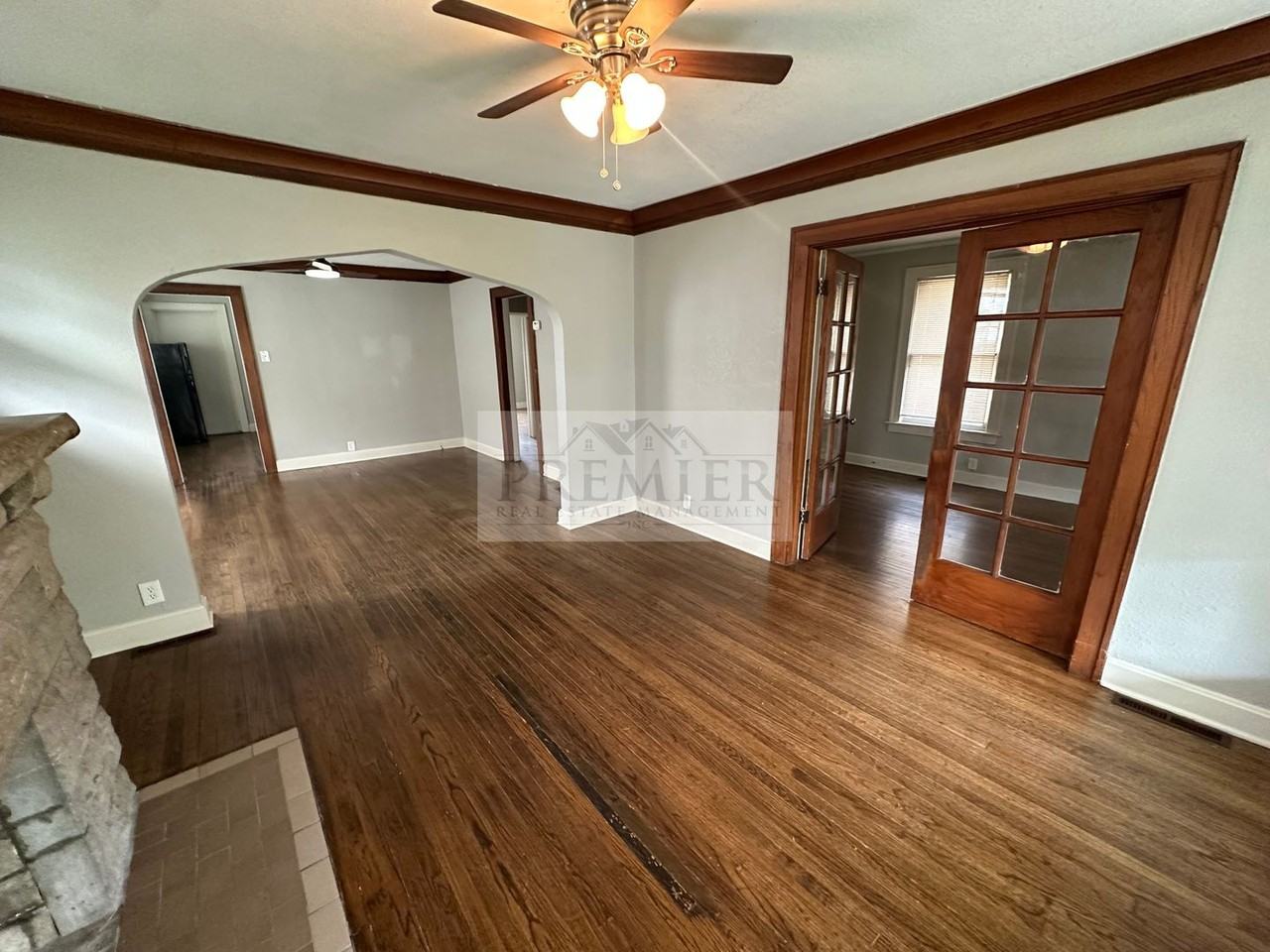 5618 Forest Ave - Photo 4 of 16