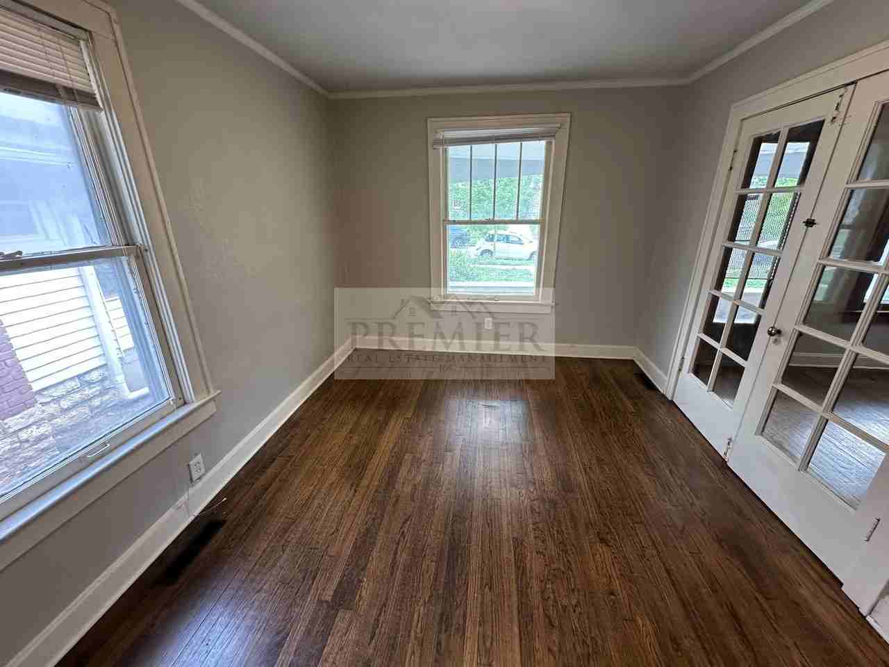 5618 Forest Ave - Photo 6 of 16