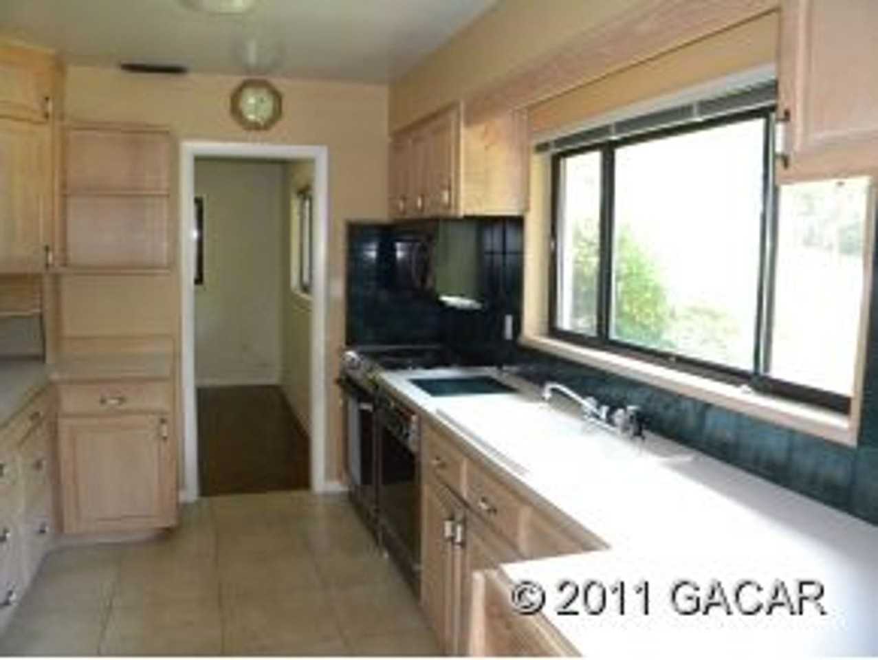 3008 Nw 1st Ave - Photo 2 of 9