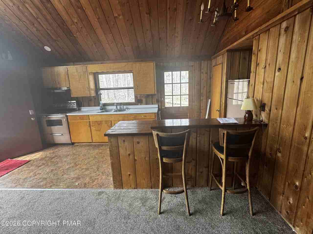 174 Sweet Briar Rd - Photo 4 of 9