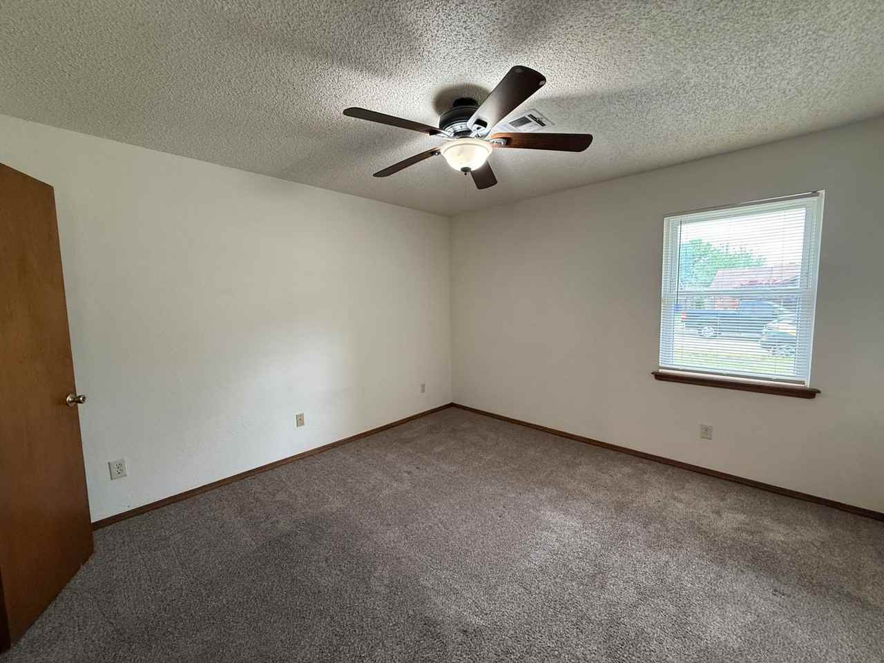 112 W Delmar St - Photo 6 of 14