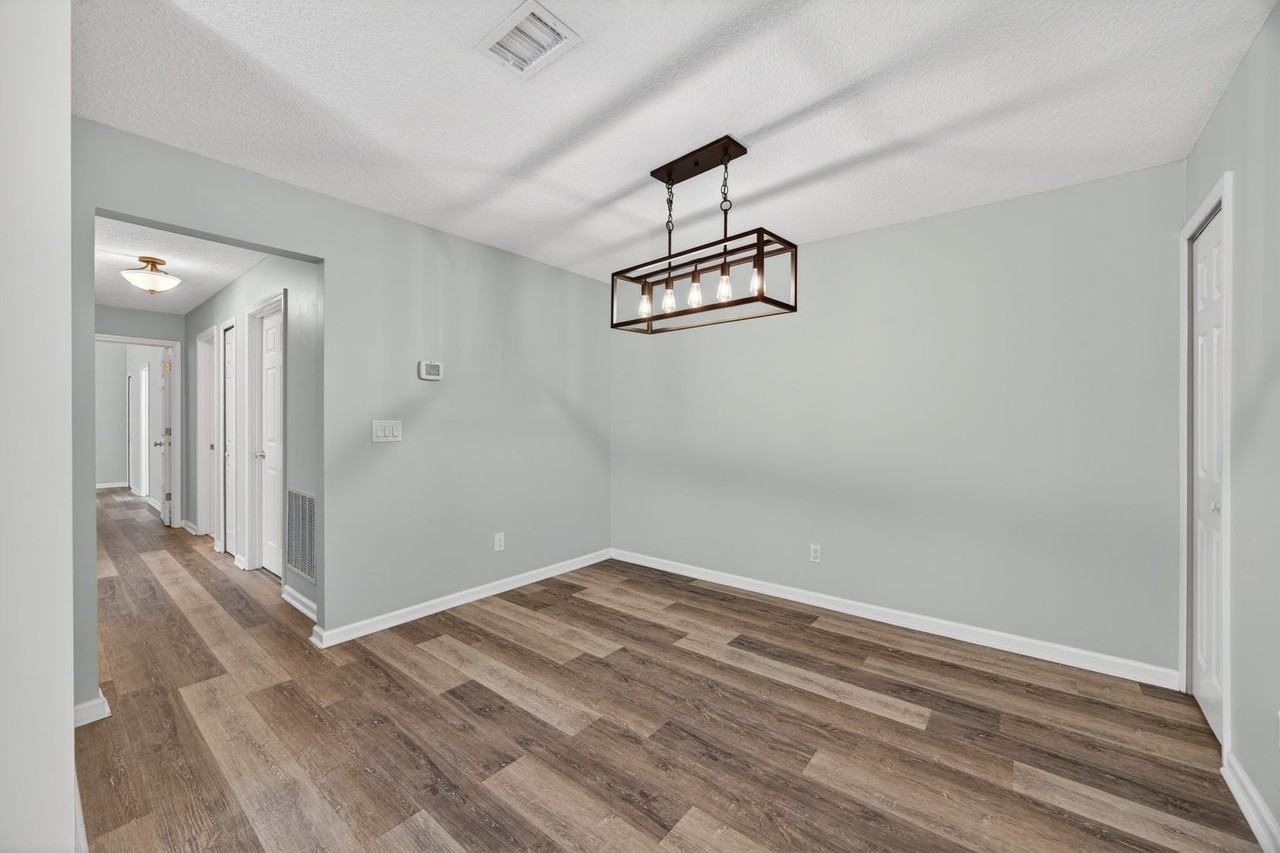 13727 Richmond Park Dr N #105 - Photo 6 of 22