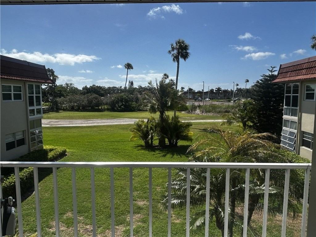 101 Spring Lake Dr #204 - Photo 2 of 20