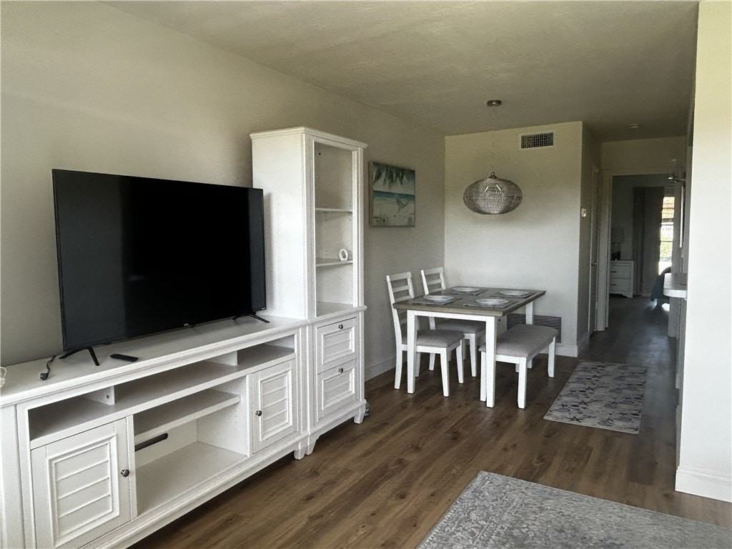 101 Spring Lake Dr #204 - Photo 3 of 20