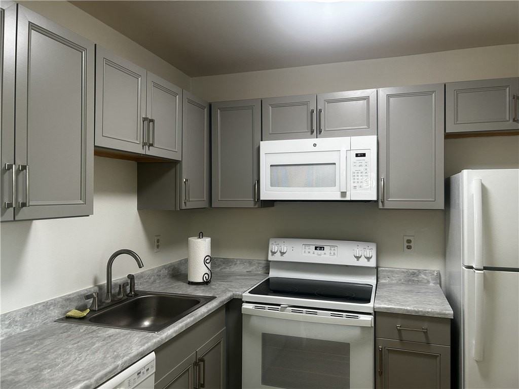 101 Spring Lake Dr #204 - Photo 6 of 20