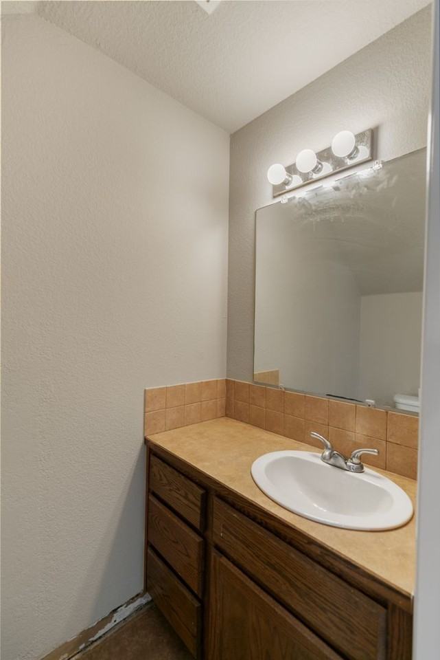 703 W Garland St #A - Photo 3 of 16