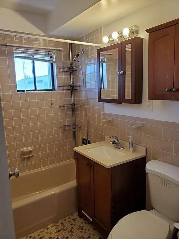 585 Revere Beach Pkwy - Photo 3 of 8