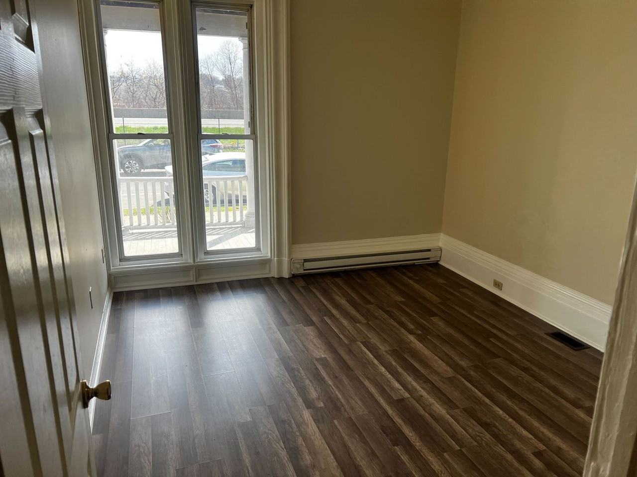 937 Broadway - Photo 3 of 6