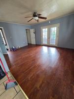 featured image of 1048 E 4th St