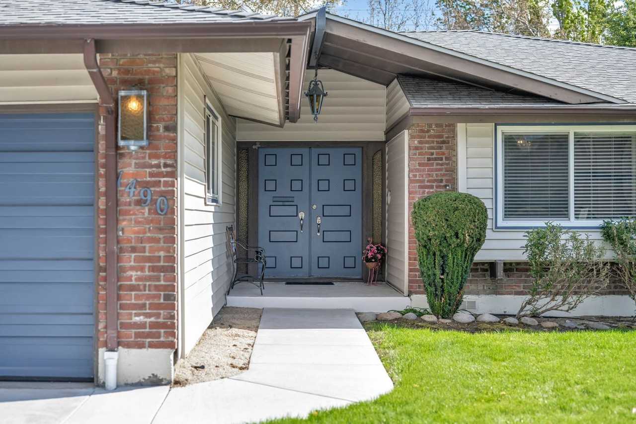 1490 Foster Dr - Photo 2 of 50