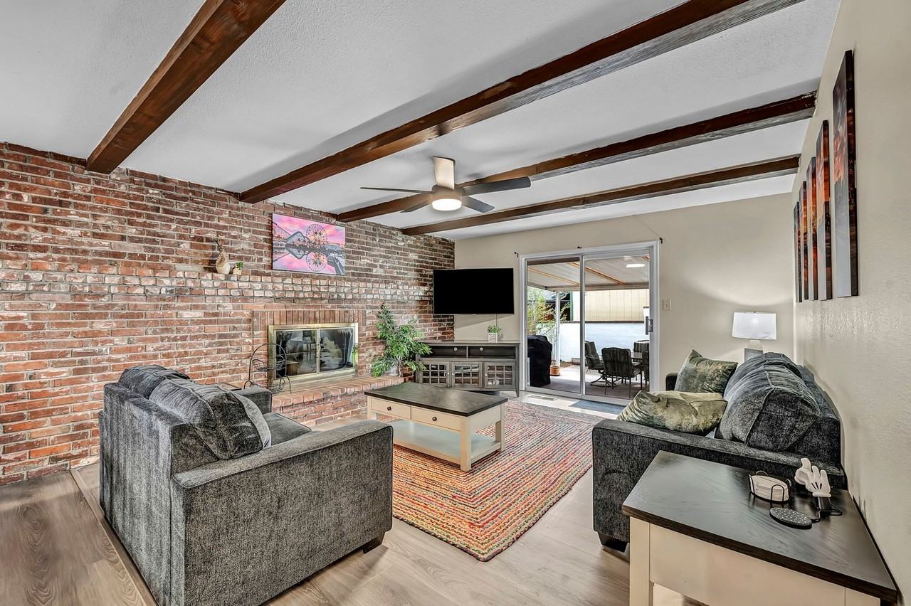 1490 Foster Dr - Photo 5 of 50