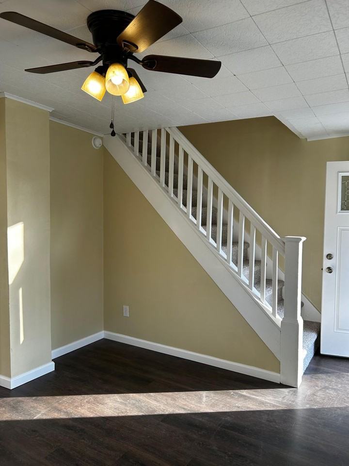 444 Main St - Photo 5 of 32