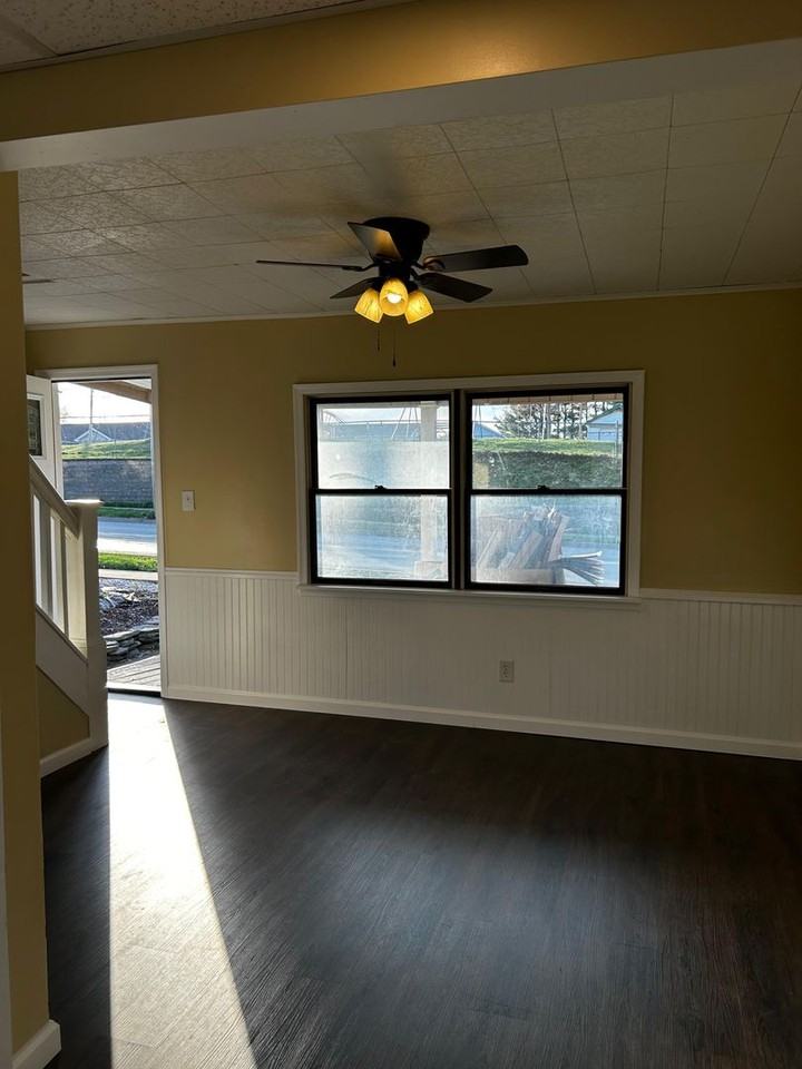 444 Main St - Photo 7 of 32