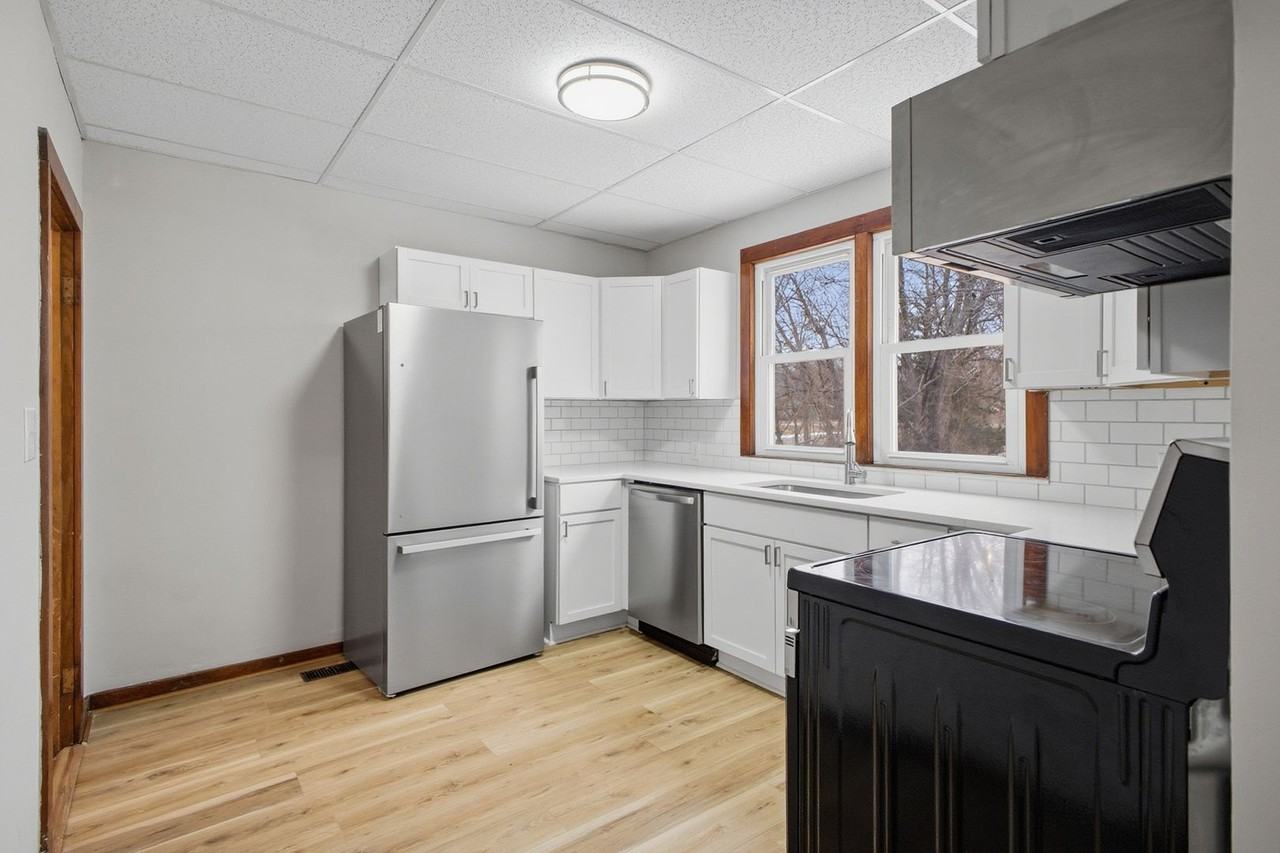 502 S 2nd St - Photo 7 of 24