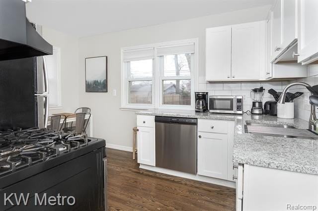 3340 Edgeworth St - Photo 5 of 29