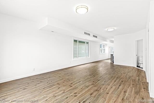 6091 Vermont St #B - Photo 3 of 19