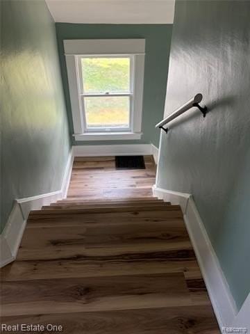 319 W Parent Ave - Photo 4 of 18