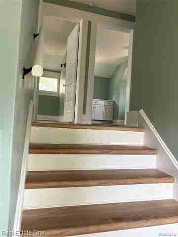 319 W Parent Ave - Photo 5 of 18