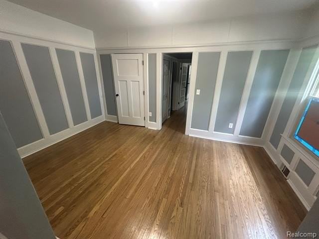 1926 Seward St - Photo 4 of 19