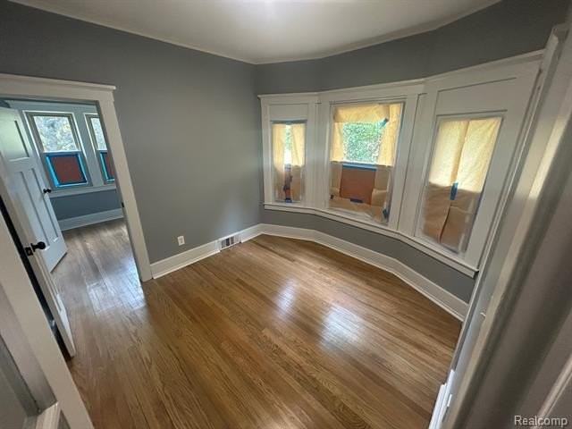 1926 Seward St - Photo 6 of 19