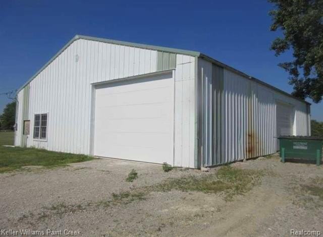 16135 Petz Rd - Photo 2 of 8