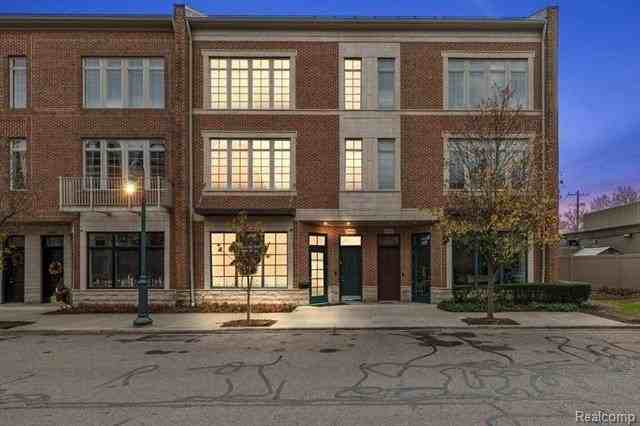 2004 Hazel St